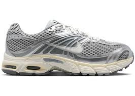 NIKE AIR MAX MOTO 2K IQ7592