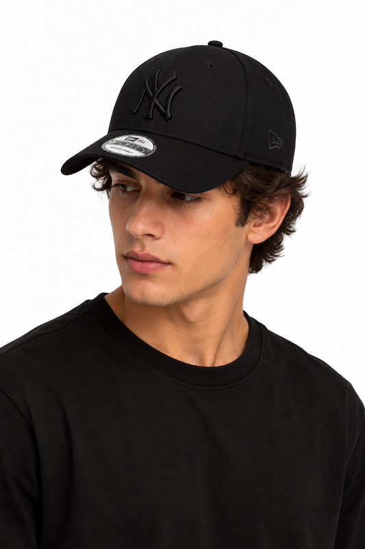 NEW ERA CAPPELLO VISIERA 9FORTY ESSENTIAL NERO 0468932-0001