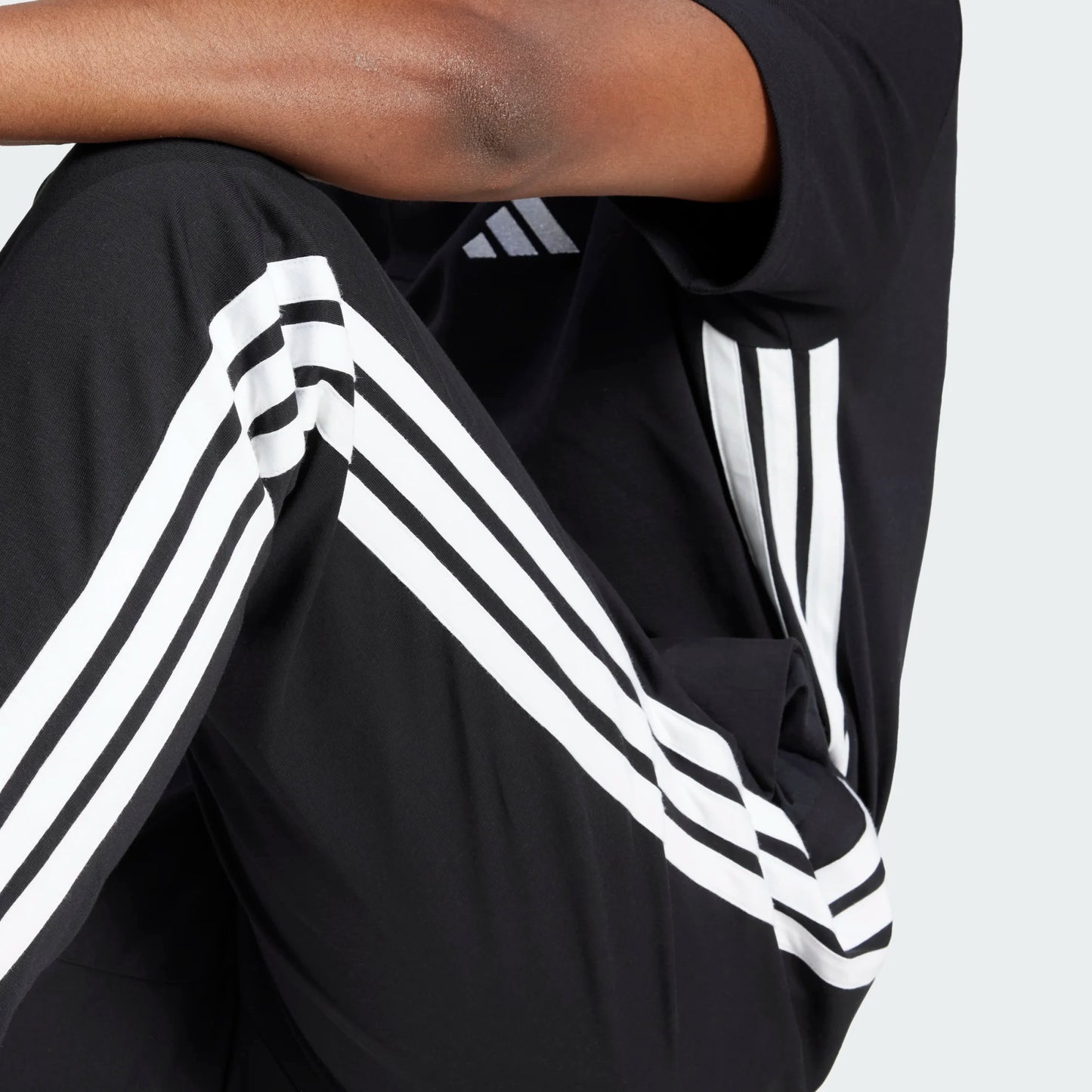 ADIDAS PANTALONI M JE6430