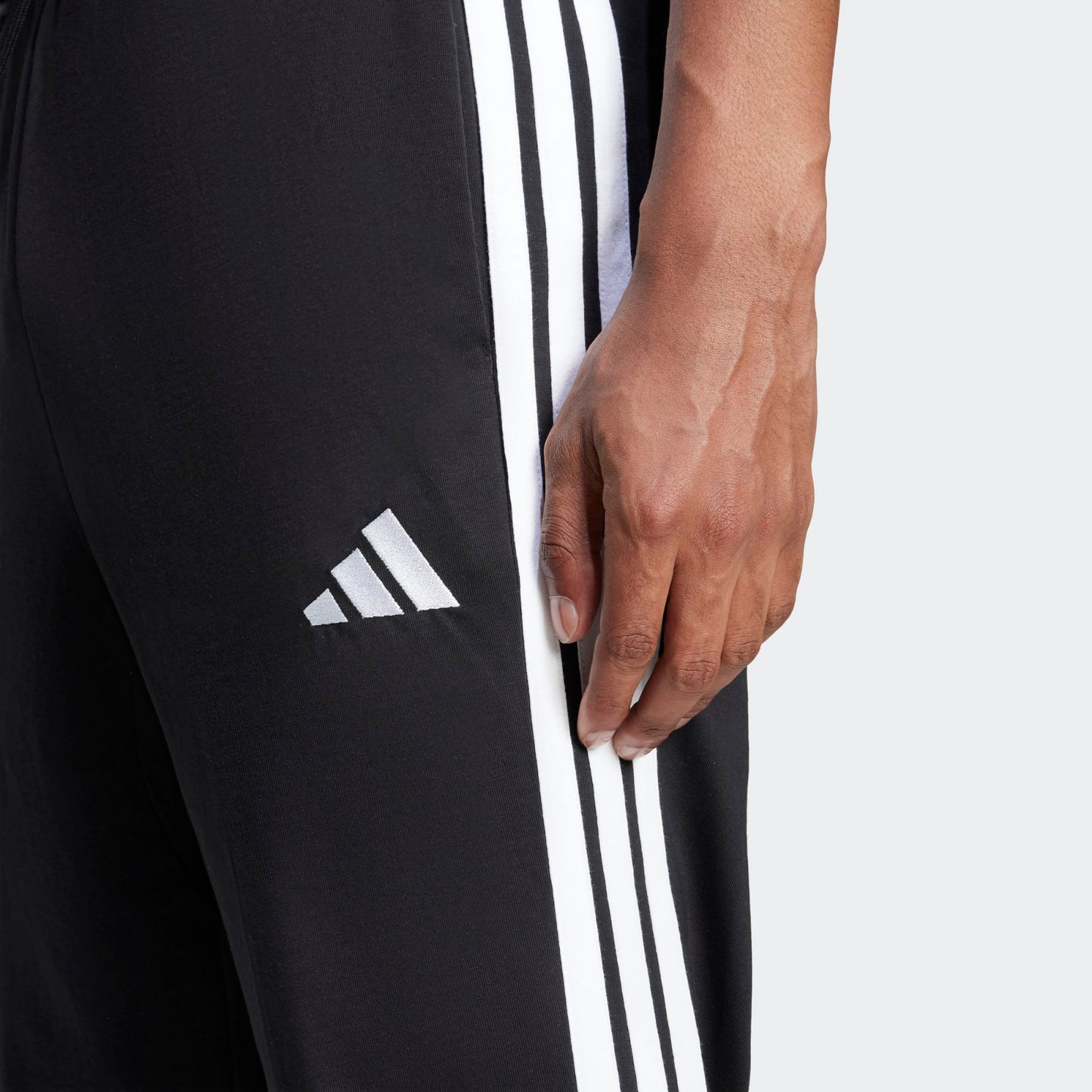 ADIDAS PANTALONI M JE6430