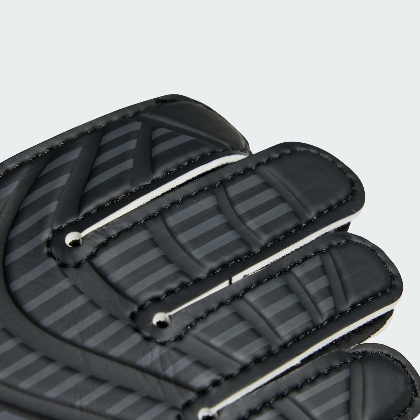 ADIDAS GUANTO PORTIERE PREDATOR IW6281