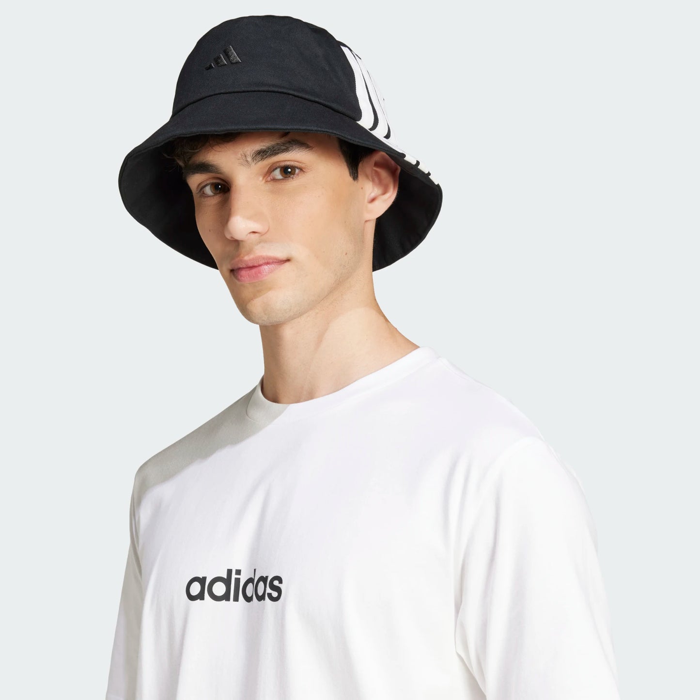 ADIDAS T-SHIRT M JE9000
