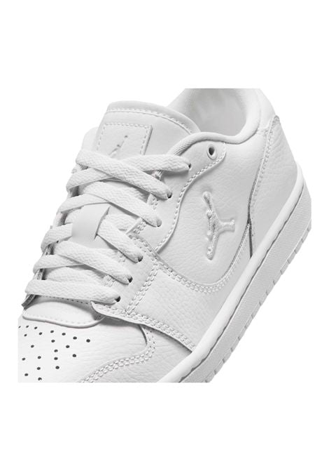 NIKE JORDAN COURT CONNECT IQ6016