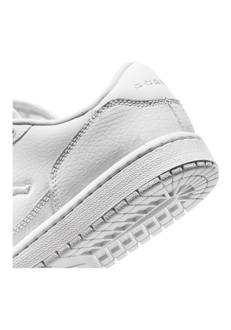 NIKE JORDAN COURT CONNECT IQ6016